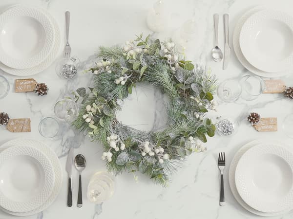 Julekrans Grønt Syntetisk Materiale Naturlig Tre Kunstig Snø Tradisjonell Design Rund 54 cm