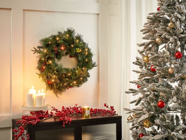 Julekrans med belysning Grønn syntetisk materiale ø 60 cm LED Kunstig snø Kongler Bær Julepynt Jul Dekorasjon