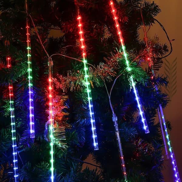 METEORS ICICLES sataa lunta IP44 LED-joulukuusen ulkovalot
