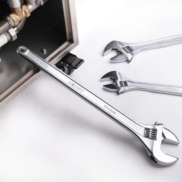 Säädettävä jakoavain 24" Deli Tools EDL024A (hopea)