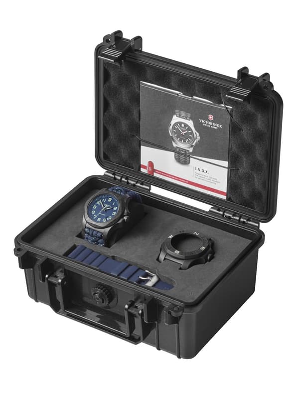 Mens Watch Victorinox 241860, Quartz, 43mm, 20ATM