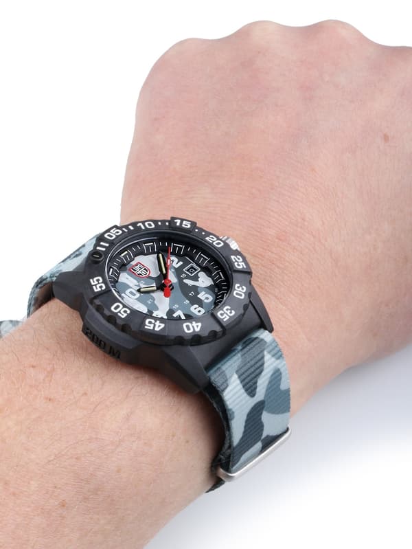Mens Watch Luminox XS.3507.PH.L, Quartz, 45mm, 20ATM