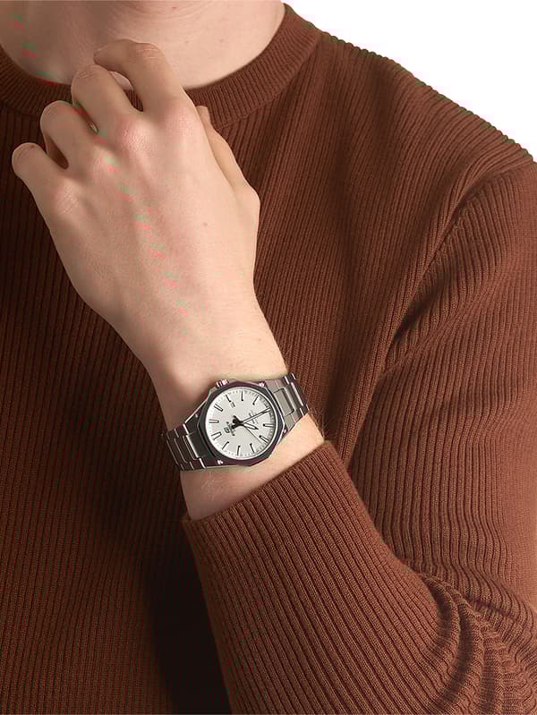 Mens Watch Casio EFR-S108D-7AVUEF, Quartz, 40mm, 10ATM