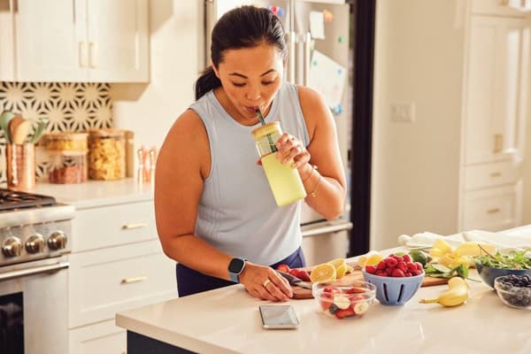Fitbit Versa 4 - Smartwatch - Svart