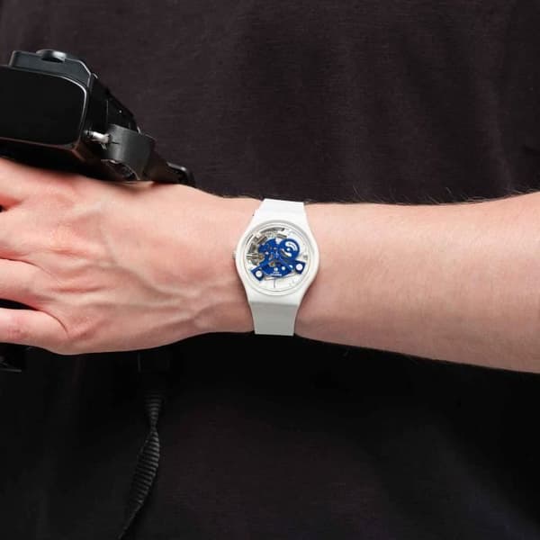 Klocka - SWATCH - TIME TO BLUE SMALL - Biokeramik 34mm - Vattentät 30 Atm - Unisex