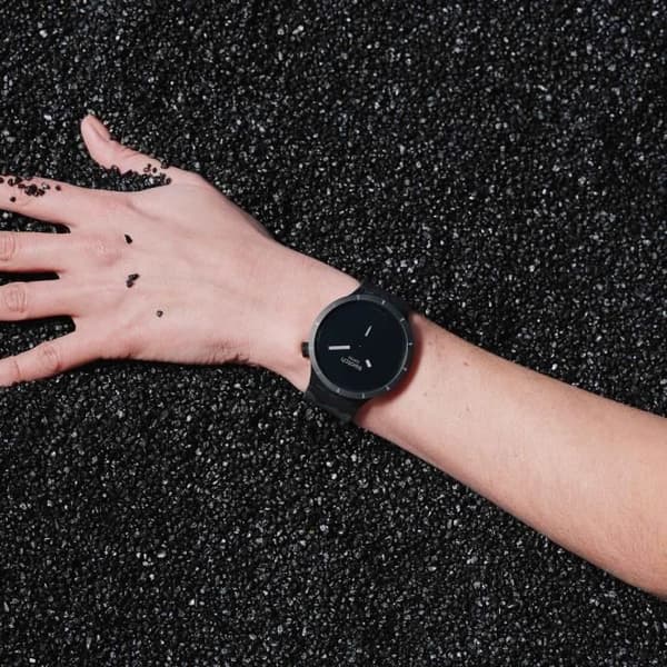 Klocka - SWATCH - BASALT Originals Big Bold - Biokeramik 47mm - Svart silikon - Analog kvarts