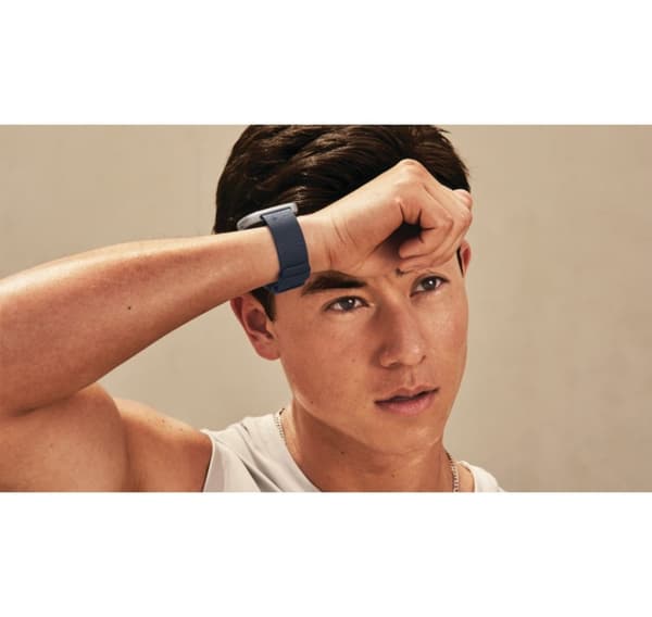Fitbit Versa 4, rödbetsjuice/kopparros
