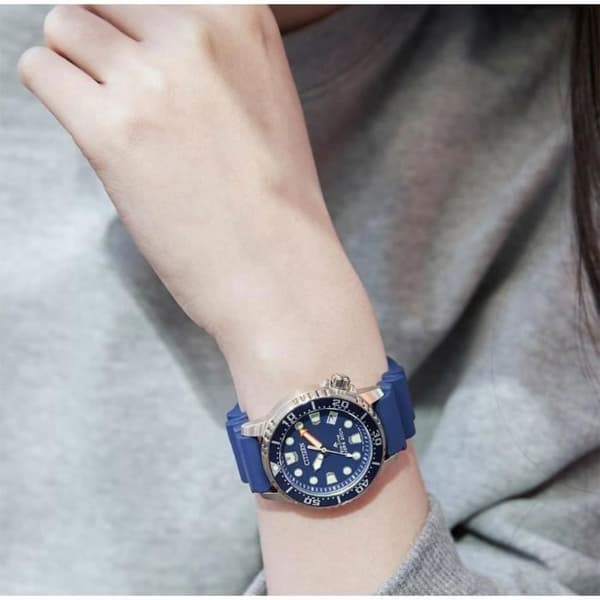 Citizen Watch - Dam - EO2021-05L - Blå silikon - 36 mm - 20 bar
