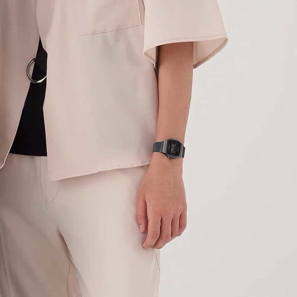 Casio Vintage Iconic Herrklocka - Svart - Timing - Larm - 3 ATM Vattentålig
