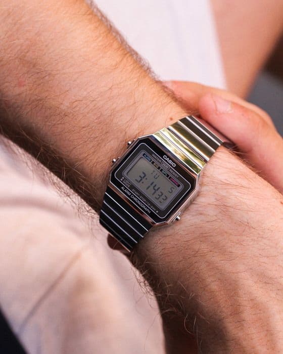 CASIO Collection A700WE-1AEF solklocka, chrono, nedräkning, larm - Grå - Dam