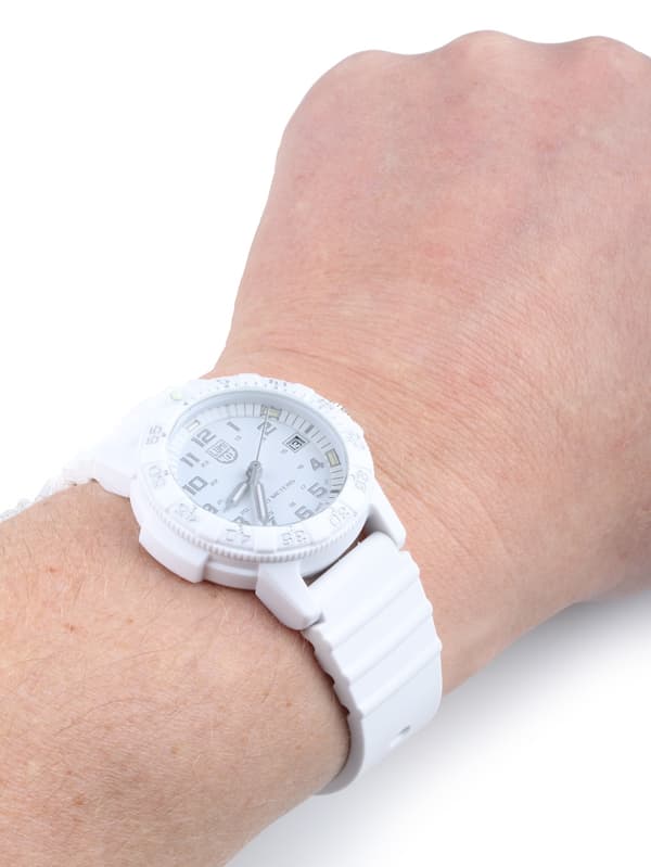 Ladies Watch Luminox XS.0307.WO, Quartz, 39mm, 10ATM