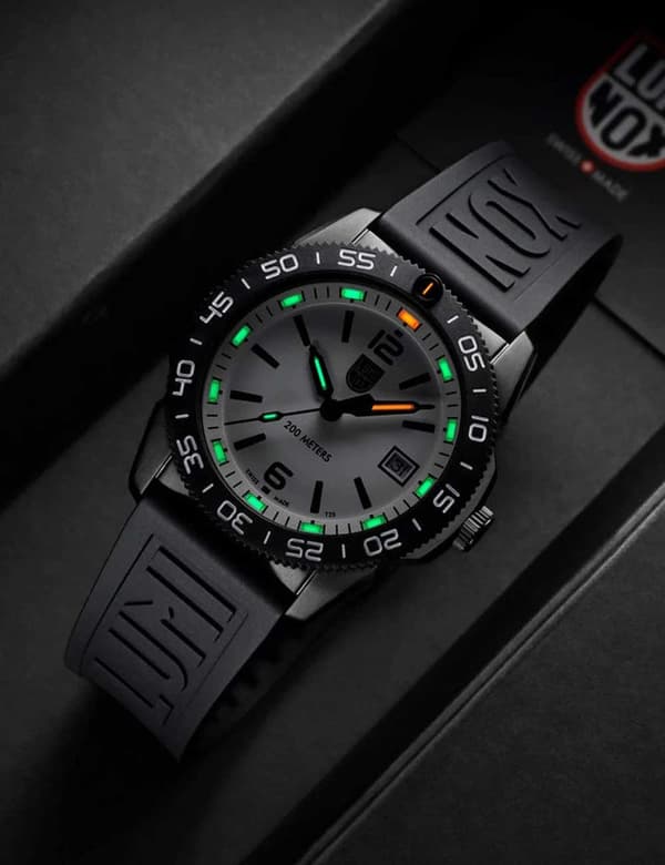 Mens Watch Luminox XS.3127M, Quartz, 39mm, 20ATM