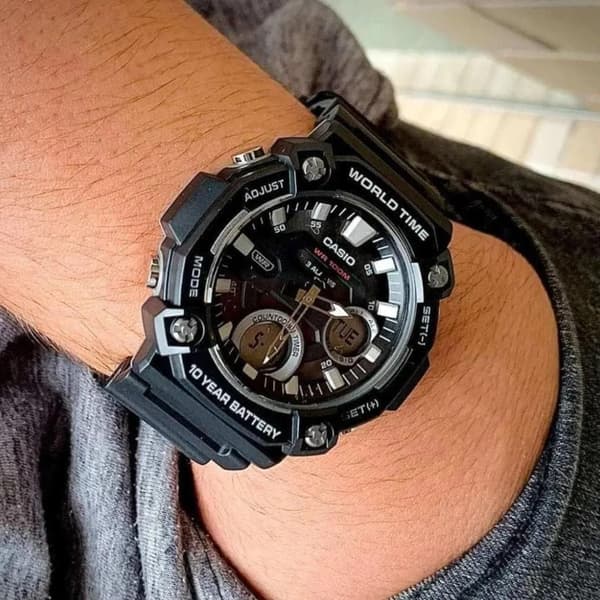 Casio AEQ-120W-1AVDF digitaalinen miesten kello