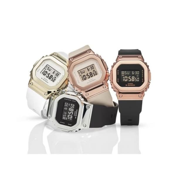 Klocka - Casio - G-Shock GM-S5600G-7ER - Guld - Stötmotstånd - 200 m vattentålighet