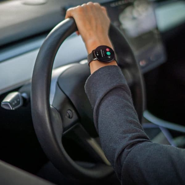 SPC SMARTEE DUO CLASSIC - Svart smartklocka med utbytbart band, AMOLED 1,43”, Bluetooth-samtal, 8J batteri, IP68