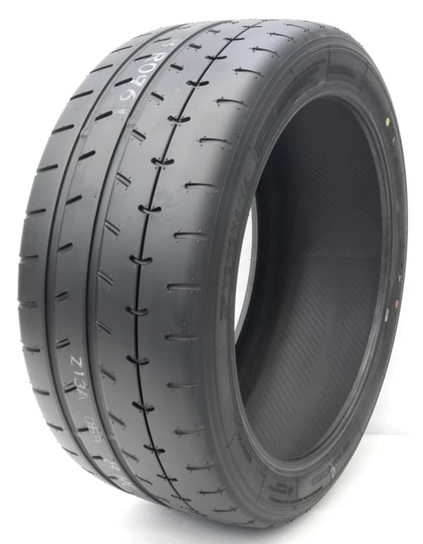 Tyre 205/60 R13 86V Yokohama ADVAN A052 Label:D-C-B-69 dB