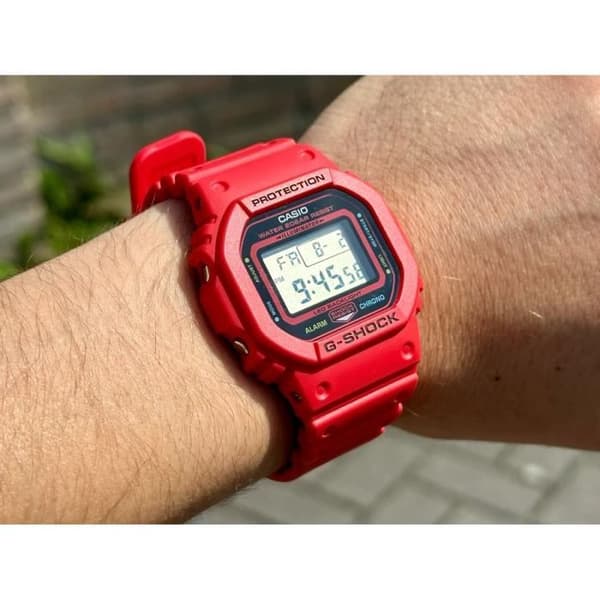 Casio Watch - Herr - DW-5600EP-4ER - Vattentät 20 Atm - Röd plast