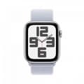Pikkukuva 2 / 7: Apple Watch SE (GPS) 44 mm hopea alumiinikuori ja sinertävä Sport Loop -ranneke (MXET3)