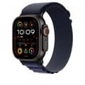Miniatyrbild 2 av 3: Apple Watch 49 mm marinkblå Alpine-armband, stor, svart titan