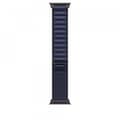 Miniatyrbild 1 av 3: Apple Watch 49 mm marinkblå Alpine-armband, stor, svart titan