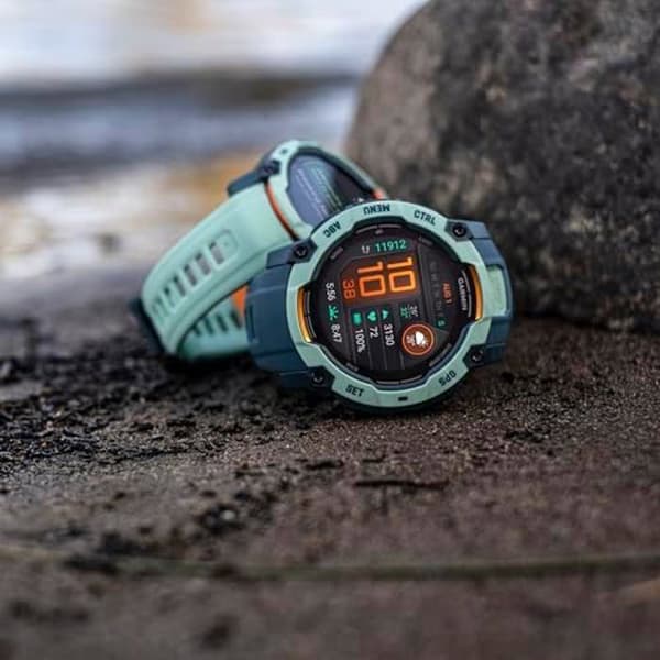 Garmin Instinct 3 GPS-klocka - AMOLED - 45 mm - Vattentålig 10 ATM - Batteritid 18 dagar - Vattenskimrande grön