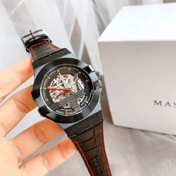 Maserati R8821108008 automaattinen musta kellotaulu ruostumattomasta teräksestä valmistettu miesten kello