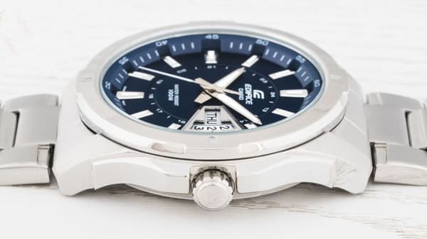 CASIO Analog klocka för män EF129D2AVEF
