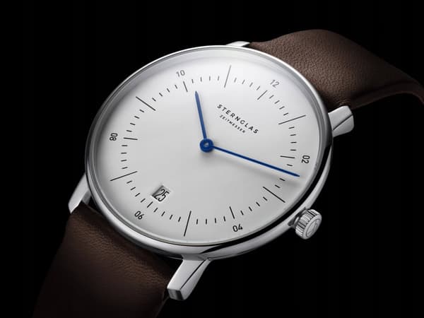 Uusi alkuperäinen miesten kello Sternglas S01-NA01-PR04 Naos classic + kaiverrus
