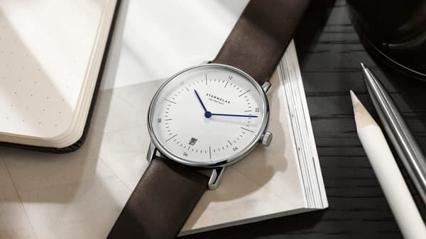 Uusi alkuperäinen miesten kello Sternglas S01-NA01-PR04 Naos classic + kaiverrus