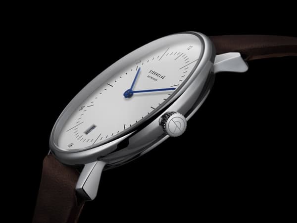 Uusi alkuperäinen miesten kello Sternglas S01-NA01-PR04 Naos classic + kaiverrus