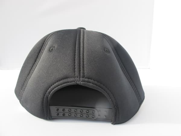 Svart snapcap
