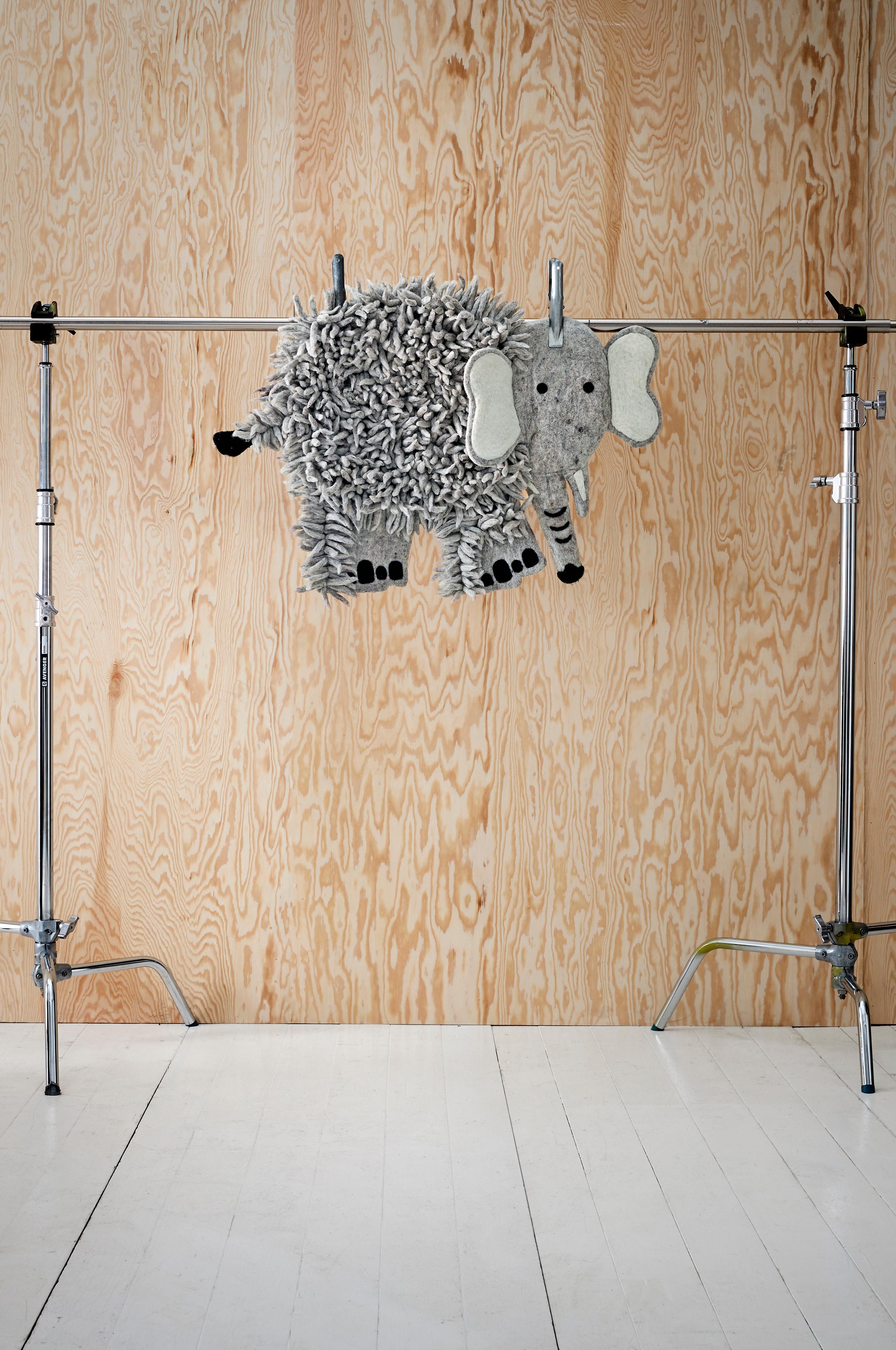 COSY ELEPHANT ullteppe 65x97 cm
