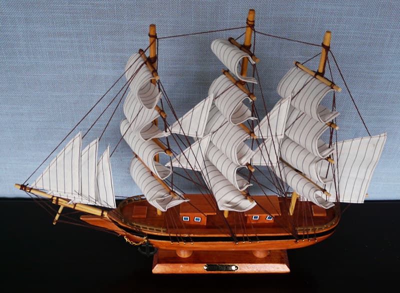 Segelbåt eller segelfartyg, 48x43x9 cm