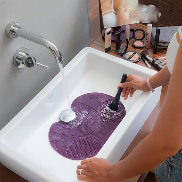 Cleaning Make up brush pad