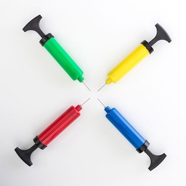 Hand pump for balls