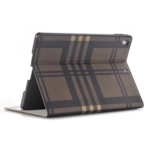 Plånboksfodral iPad 9,7" (2017/2018) - Rutmönster Brun