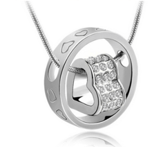 Halsband med ring med hjärta inuti, silverfärgad