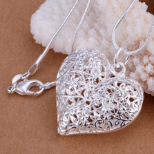 Halsband, silverfärgat hjärta med kedja gåva julklapp present