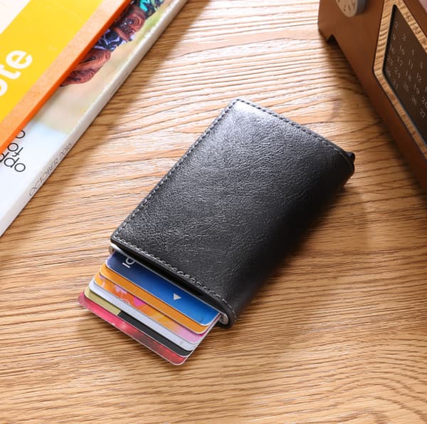 Ruskea RFID Protection Wallet Kortin haltija 5kpl kortit (aitoa nahkaa) - ilman avainta