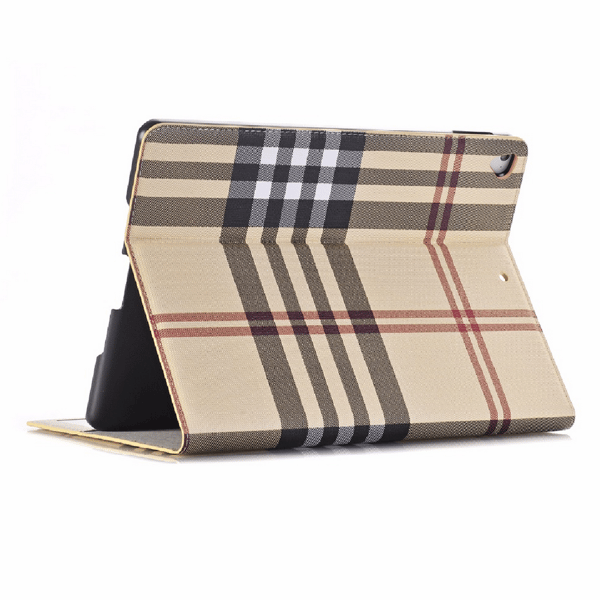 Plånboksfodral iPad 9,7" (2017/2018) - Rutmönster Beige
