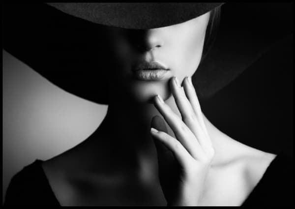 WOMAN IN HAT POSTER 21x30cm