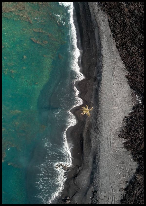 BLACK BEACH AERIAL POSTER 21x30cm