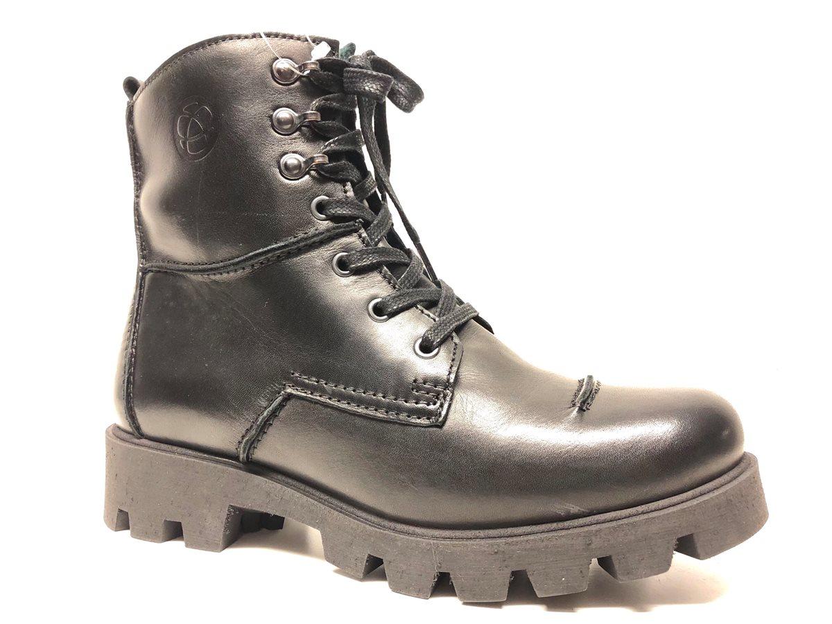 BOOTS black