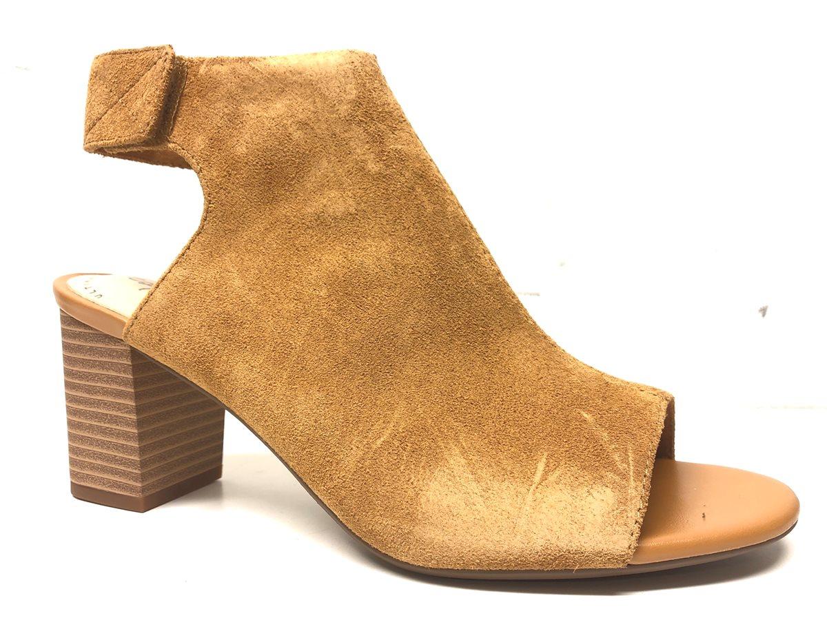 Deva Bell Clarks congac