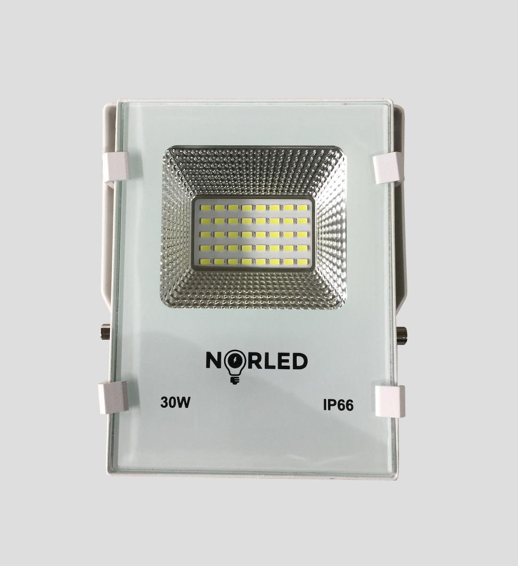 10 stk kraftig LED LYSKASTER 30W. Fra Norled! | CDON Kraftig svart LED LYSKASTER 70W. Fra Luxnor! Norgeslykten
