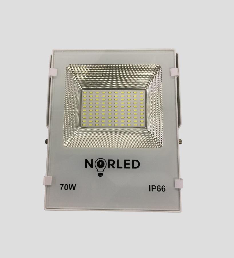 10 stk kraftig LED LYSKASTER 70W. Fra Norled Sport Kraftig svart LED LYSKASTER 70W. Fra Luxnor! Norgeslykten