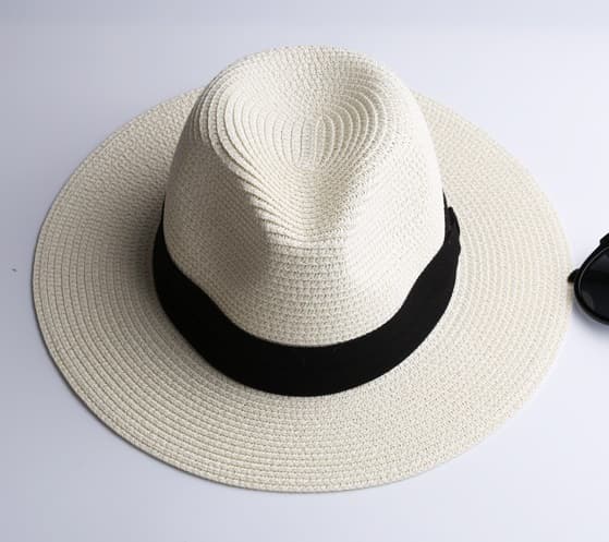 Elegant hatt i PANAMA modell.